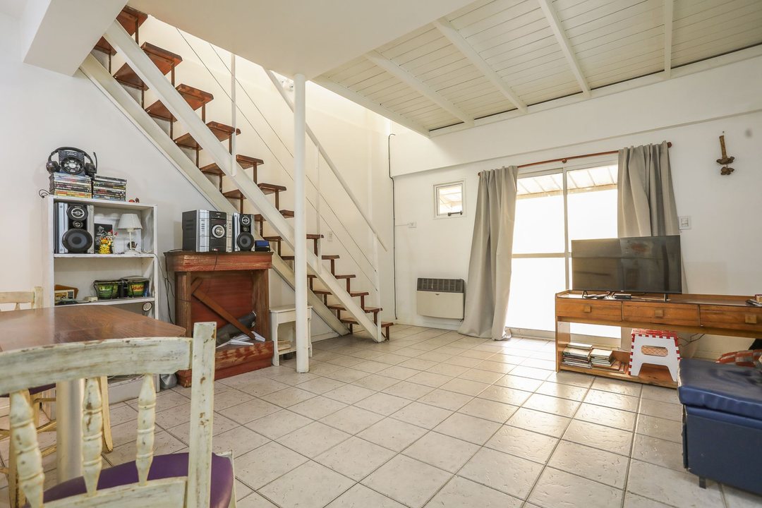 VENTA PH  – 2 AMB CON PATIO– SIN EXPENSAS
