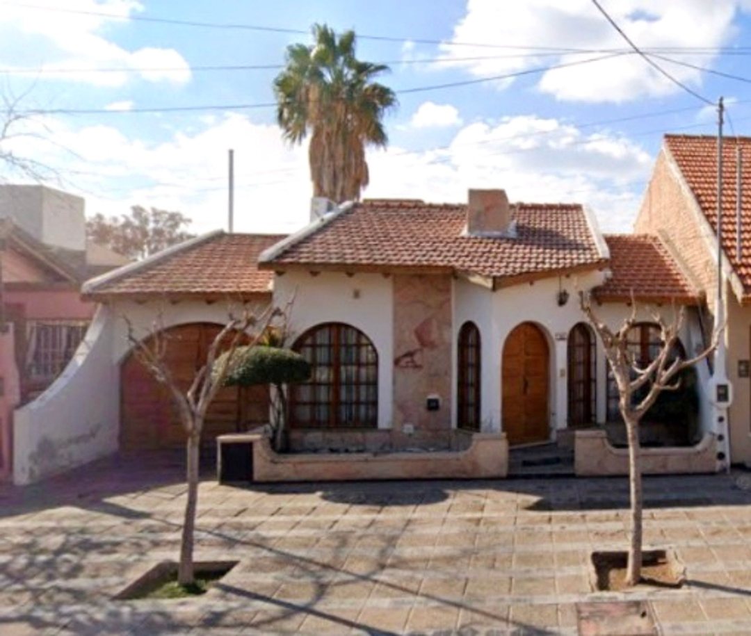 VENTA CASA 5 AMBIENTES- LUZURIAGA MAIPU