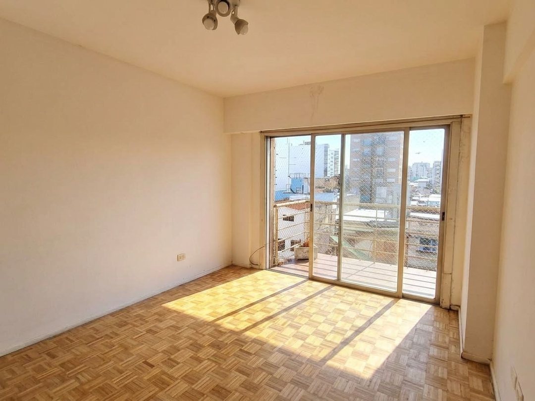 VENTA DEPARTAMENTO 2 AMBIENTES CON BALCÓN