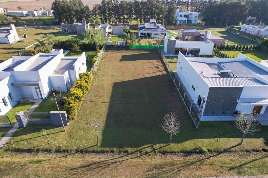 LOTE 900m2 FRENTE A PLAZA, AIRE Y SOL, AVELLANEDA