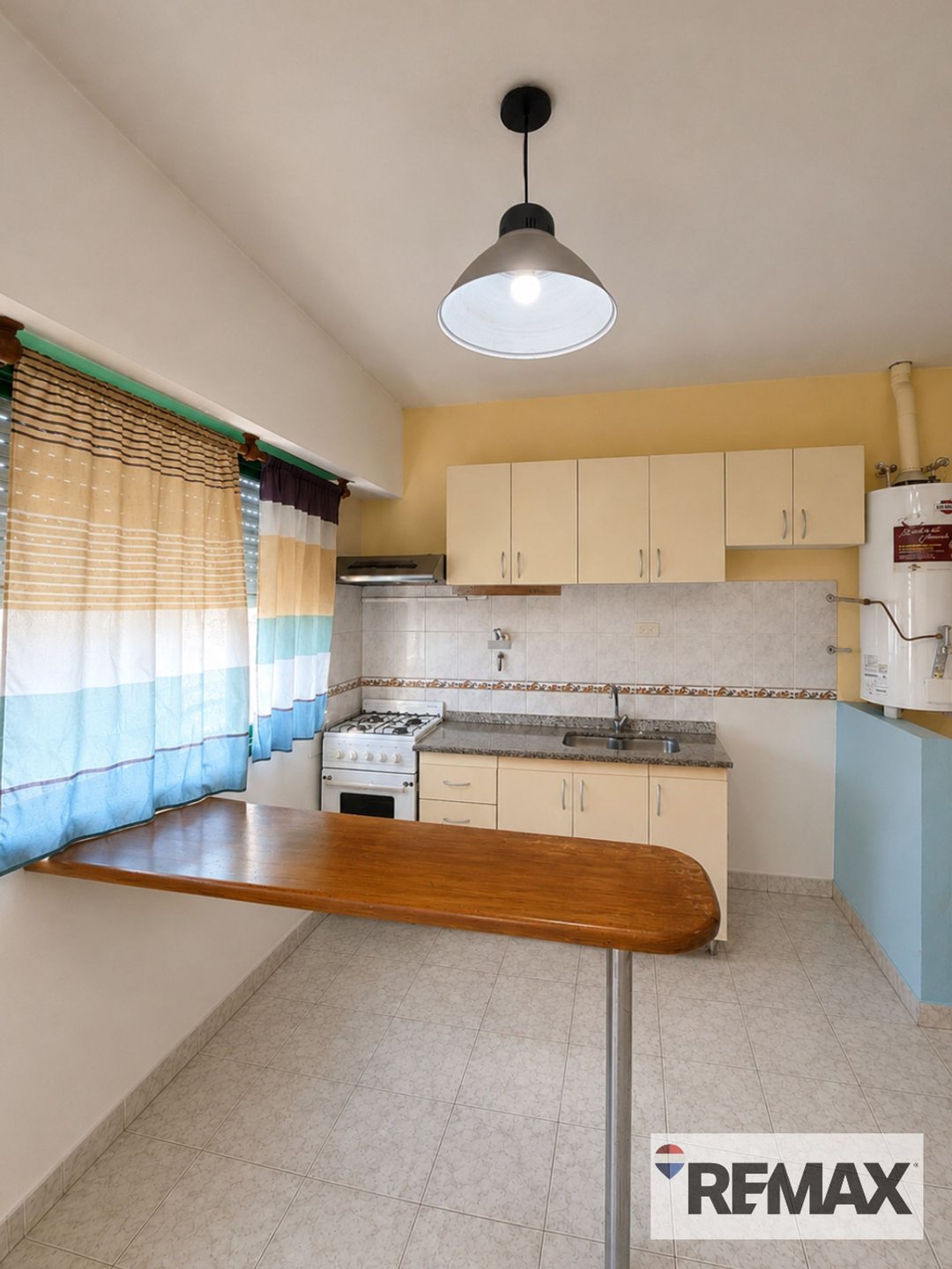 VENTA MONOAMBIENTE CON ENTREPISO EN CIUDAD MADERO