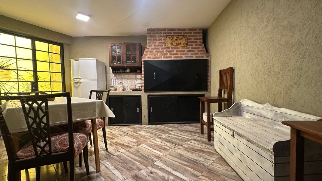 CASA EN VENTA JOSE MARMOL CON PATIO Y TERRAZA