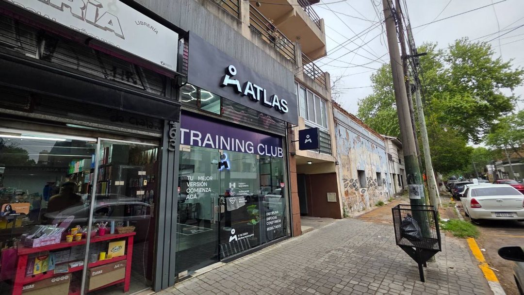 LOCAL en VENTA Lomas de Zamora ENTREPISO COCHERAS