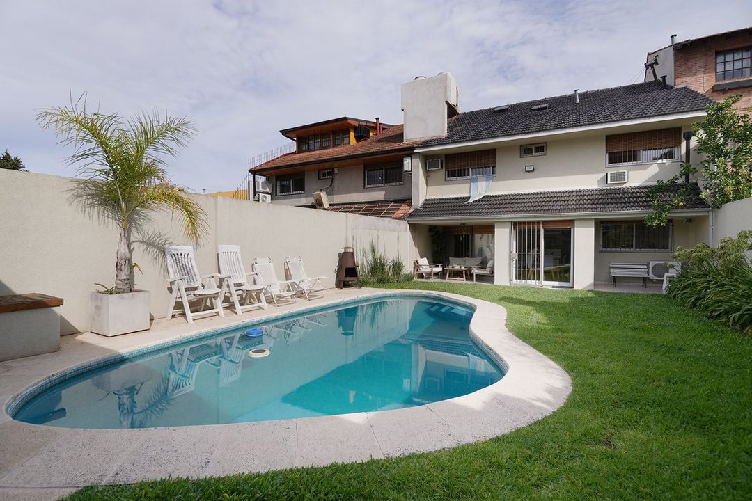 ALQUILER CASA 5 AMB. JARDIN PILETA - MARTINEZ