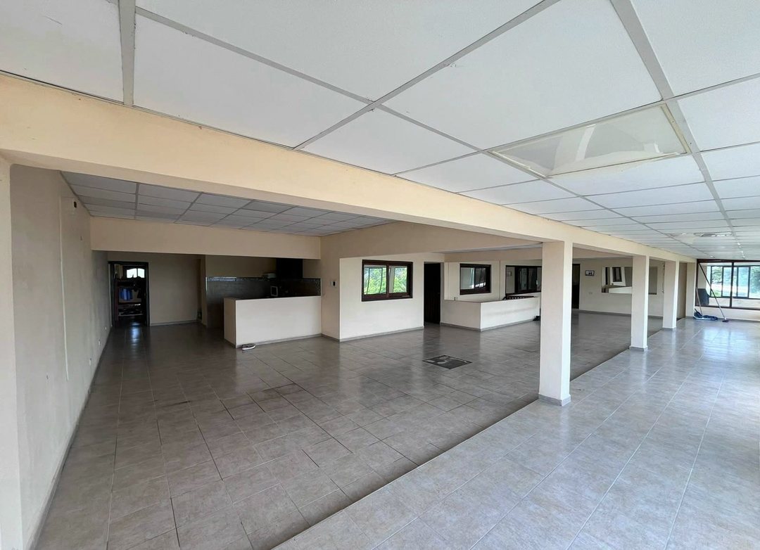 GRAN PROPIEDAD EN VENTA, ESQUINA. CTES