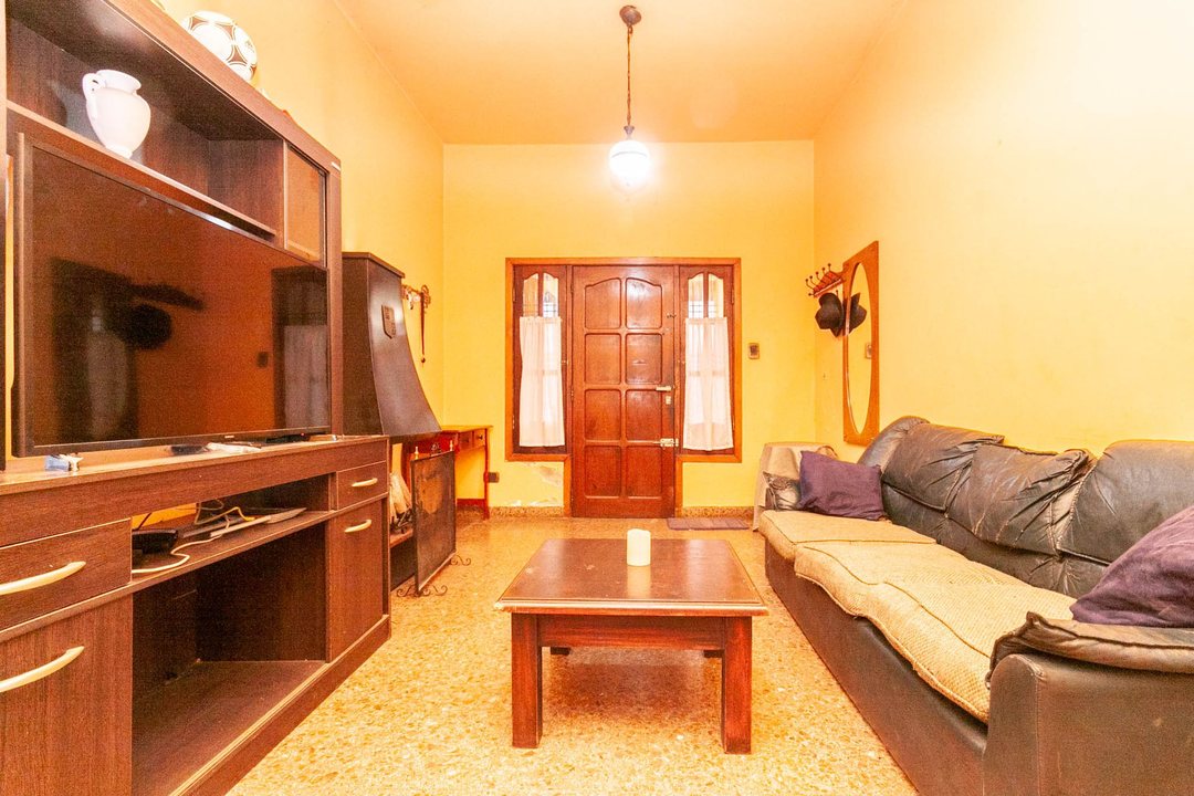 VENTA VIVIENDA MULTIFAMILIAR GARAGE PATIO LANUS