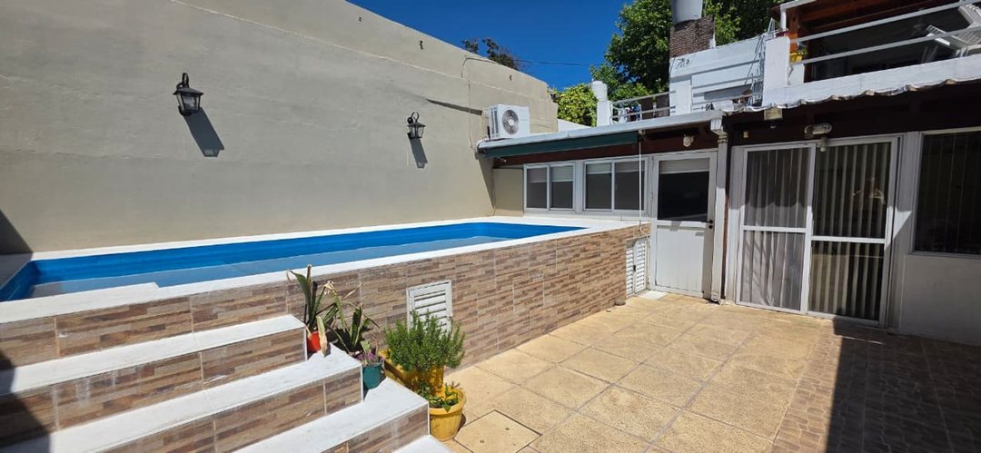 Venta Casa 4 Dormitorios, Pileta Barrio Matheu