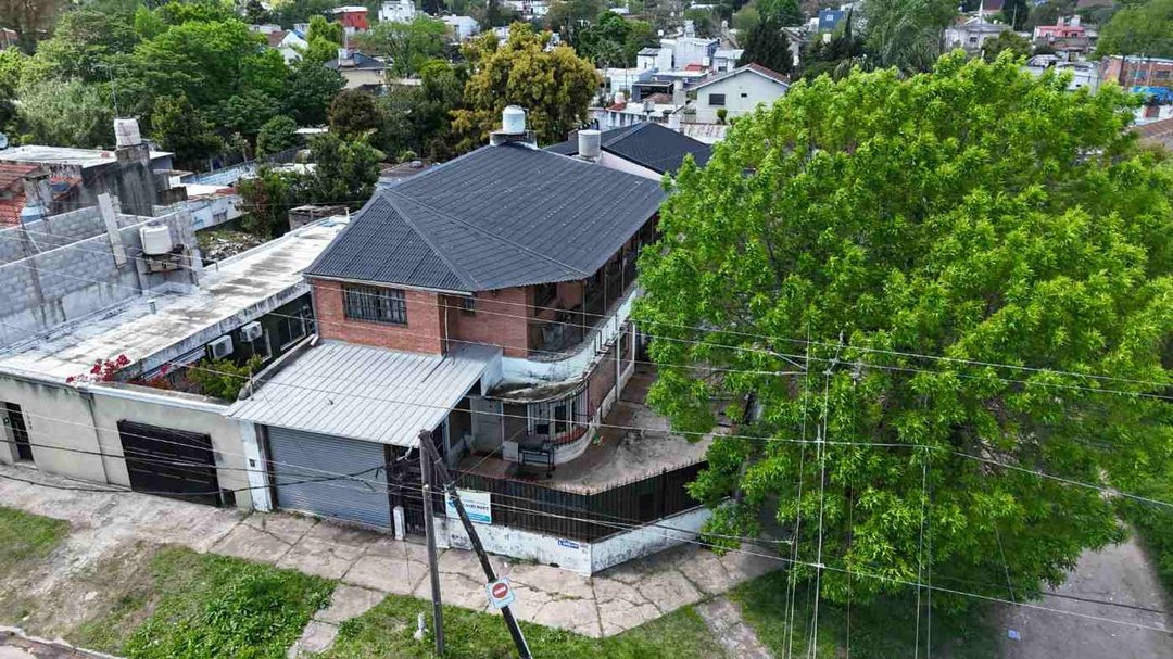 CASA 6 AMBIENTES VENTA RAFAEL CALZADA EN 2 PLANTAS