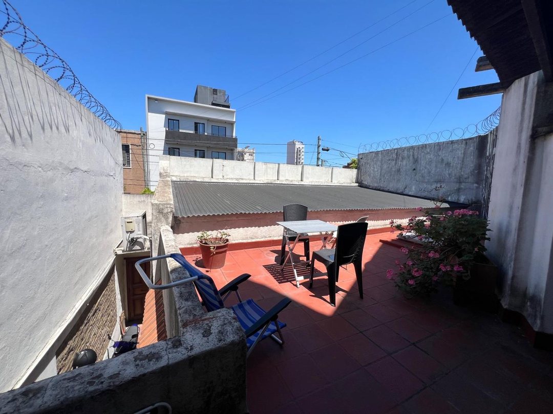 VENTA CASA 3 AMBIENTES TERRAZA AVELLANEDA
