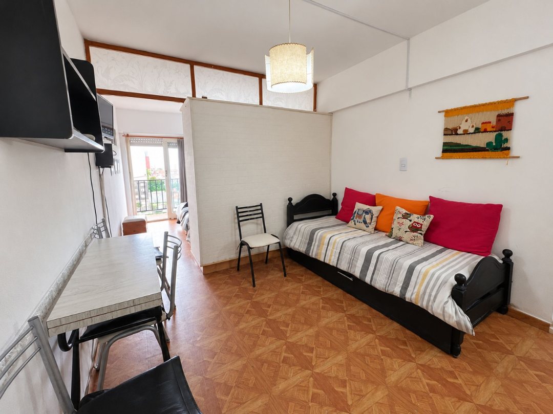 VENTA MONOAMBIENTE AL FRENTE C/BALCÓN ZONA GUEMES