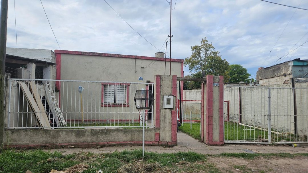 VENTA/CASA/2 DORMIT./B°VILLA DEL PARQUE