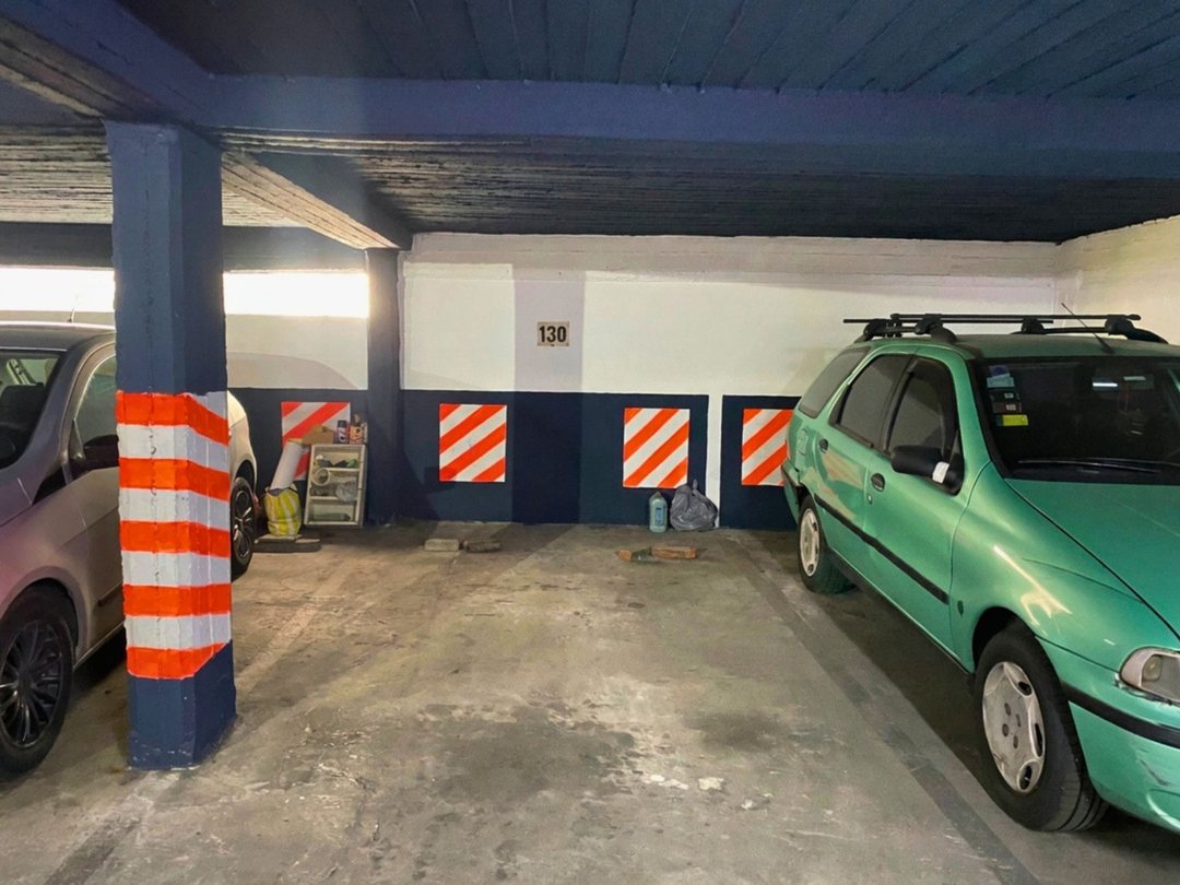 Venta en block de 5 cocheras cubiertas en Recoleta