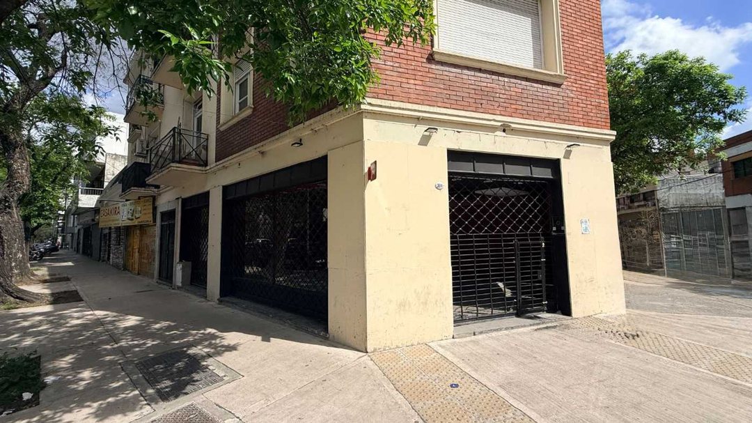 ALQUILER COMERCIAL Local esquina - 72M. Chacarita