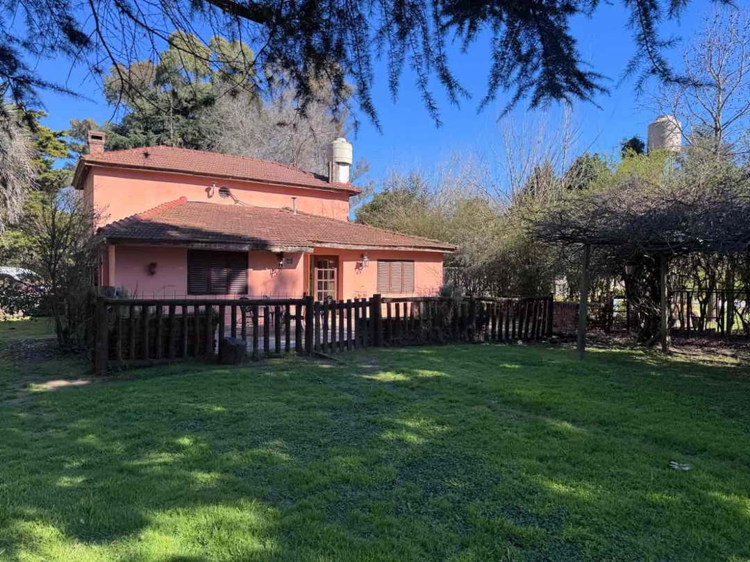 2 CASAS EN VENTA EL REMANSO 5800MTS PILETA GALPON