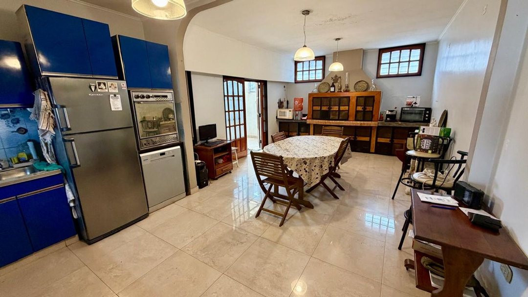 PH 4 AMBIENTES VENTA CASEROS FRENTE PATIO Y BALCON