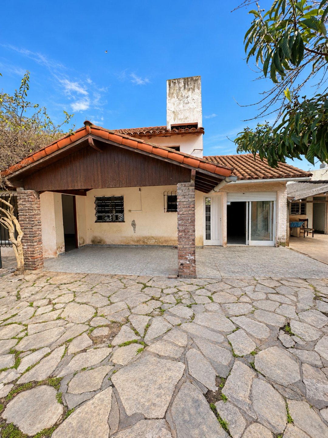 VENTA CASA 6 AMB A RECICLAR MALVINAS ARGENTINAS