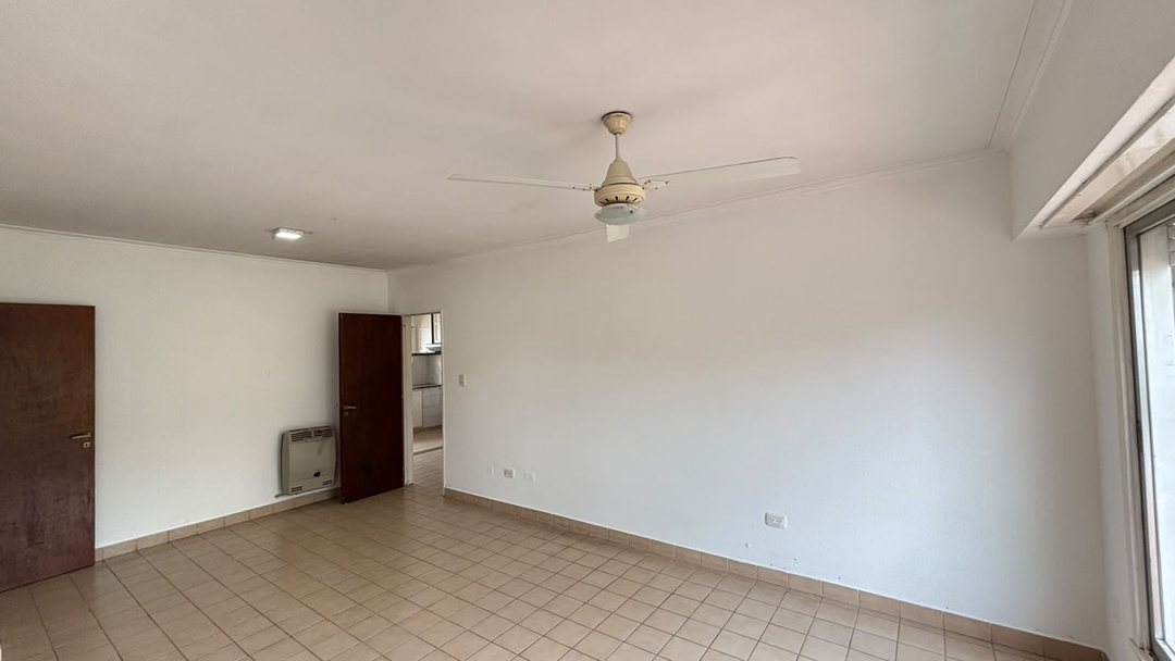 ALQUILER CASA SEMICENTRICA 3 DORMITORIOS Y GARAGE