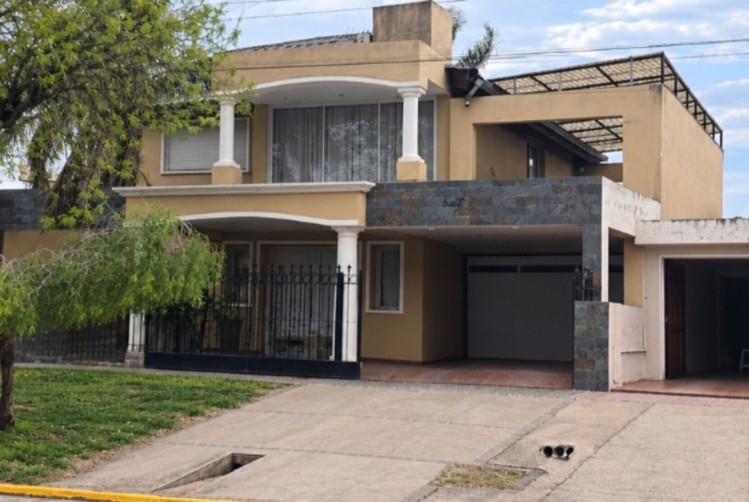 Venta - Casa - pileta - 3 dorm - Pilar - Córdoba