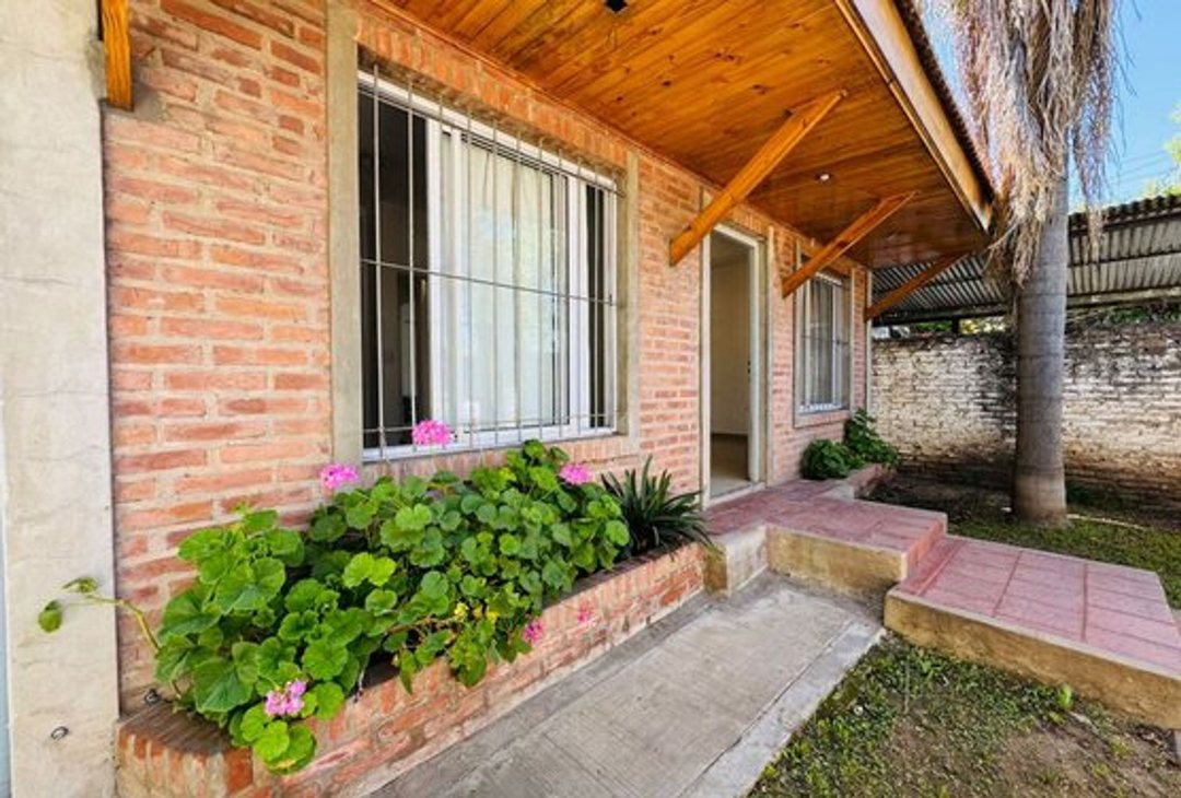 VENTA CASA 3 AMBIENTES ITUZAINGO PARQUE Y COCHERA