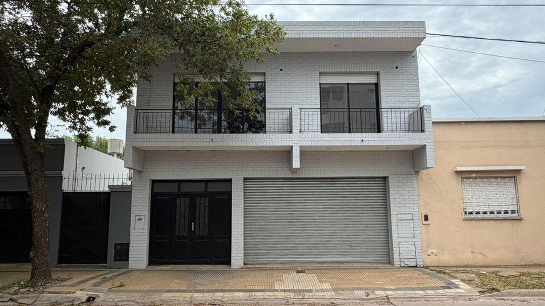 Local Comercial +Depto de 2 dorm c/cochera CENTRO