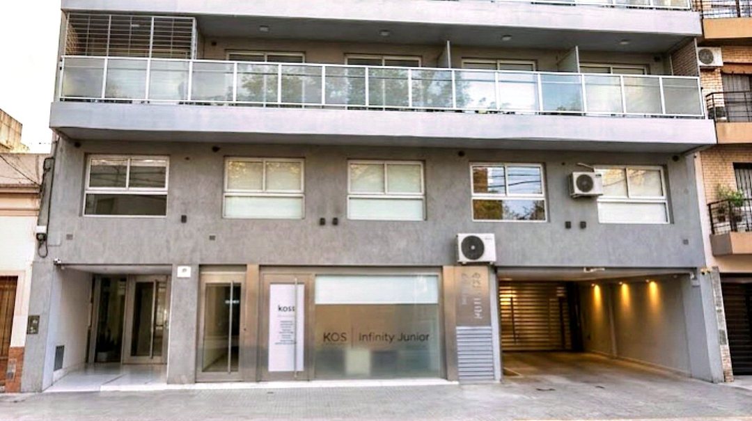 BLOQUE DE 41 COCHERAS A LA VENTA CON RENTA