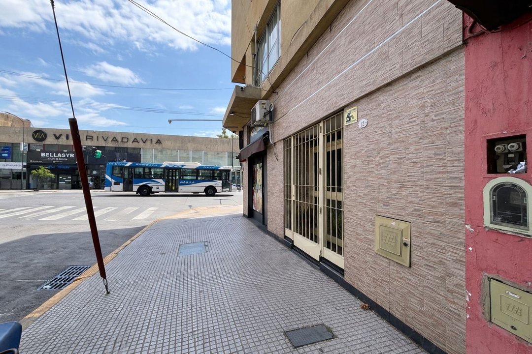 VENTA DEPTO 2 AMB AMPLIO - LINIERS-