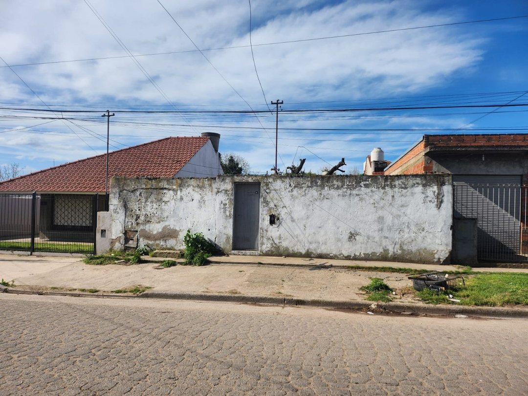 VENTA Lote 433 MT2 con Casa a reciclar Juramento