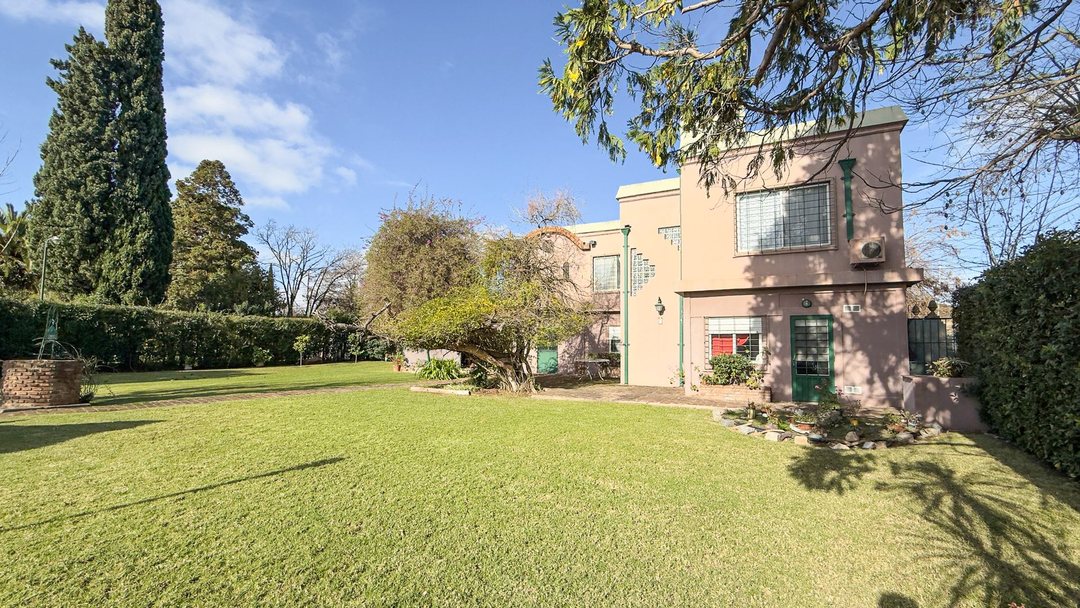 CASA DE 6 AMB - QUINCHO - PILETA - CANCHA  PADDLE