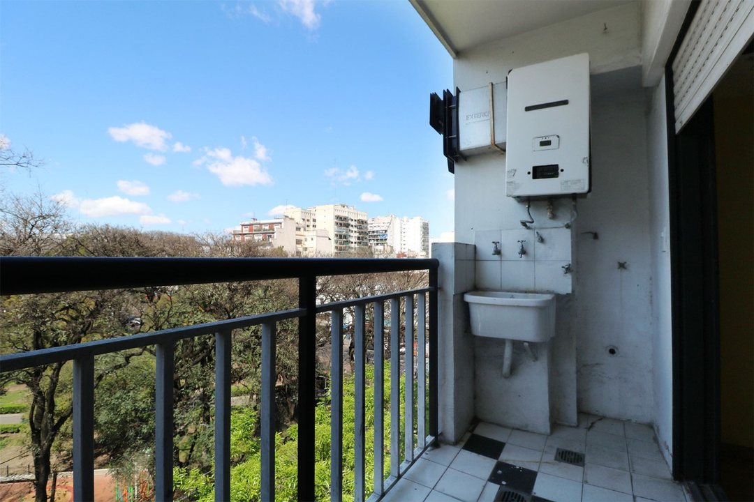 VENTA DEPARTAMENTO MONOAMBIENTE C/BALCON FLORES
