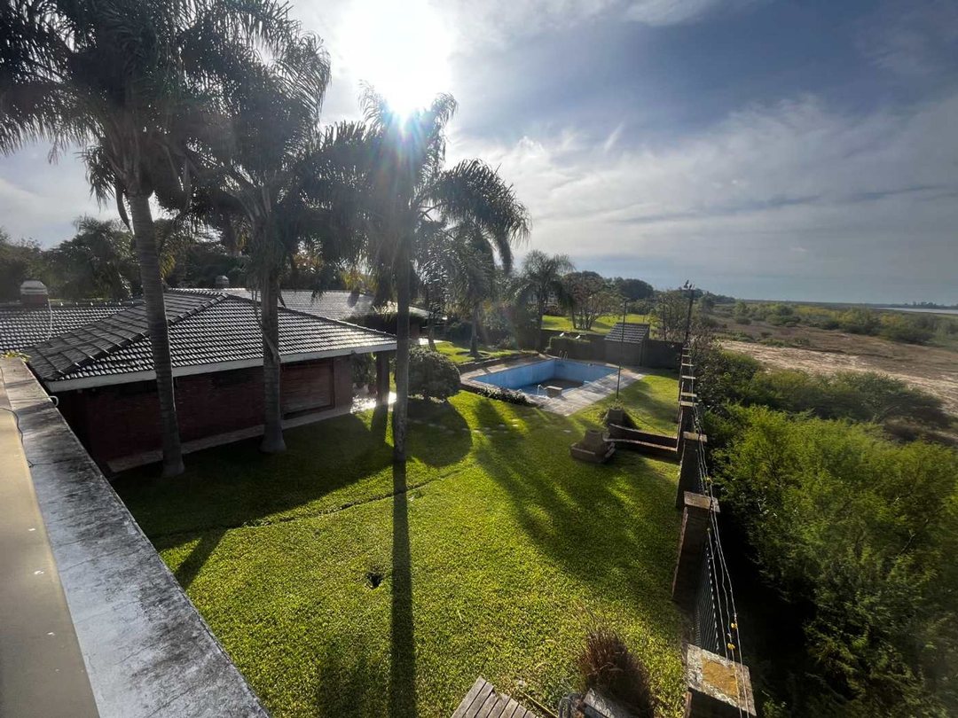 SE VENDE CASA DE CATEGORIA EN GUADALUPE