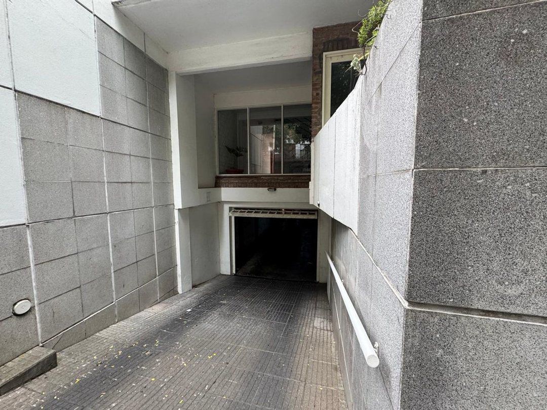 VENTA COCHERA en SAN ISIDRO