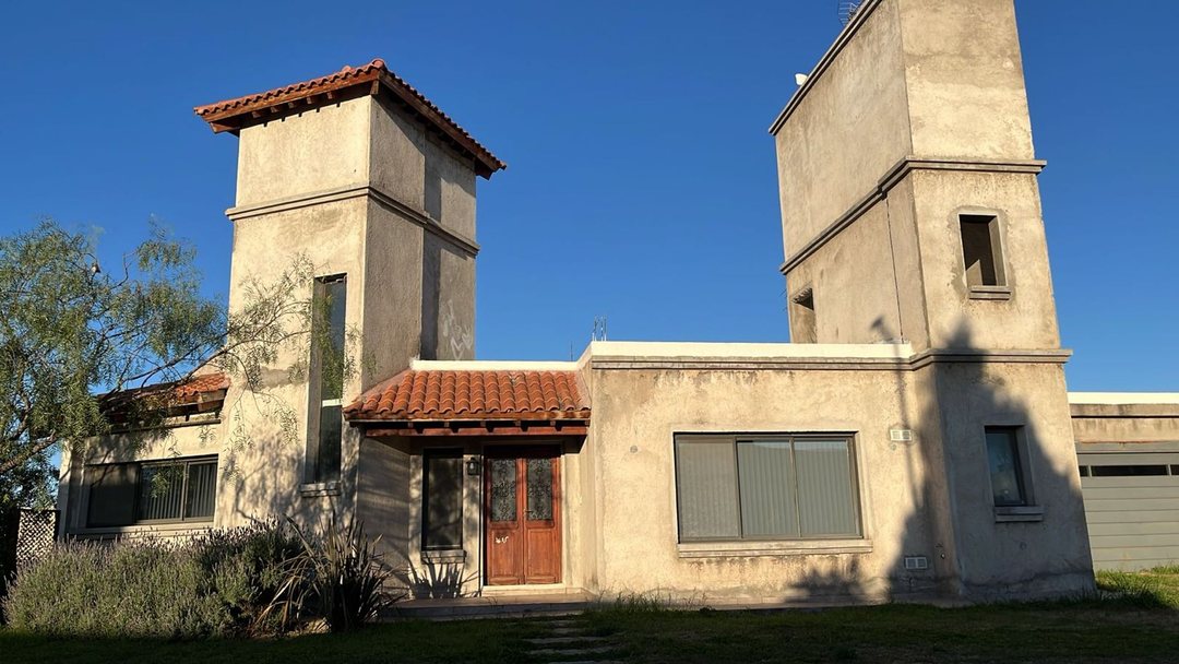VENDO CASA EN SIETE SOLES - VERANDAS