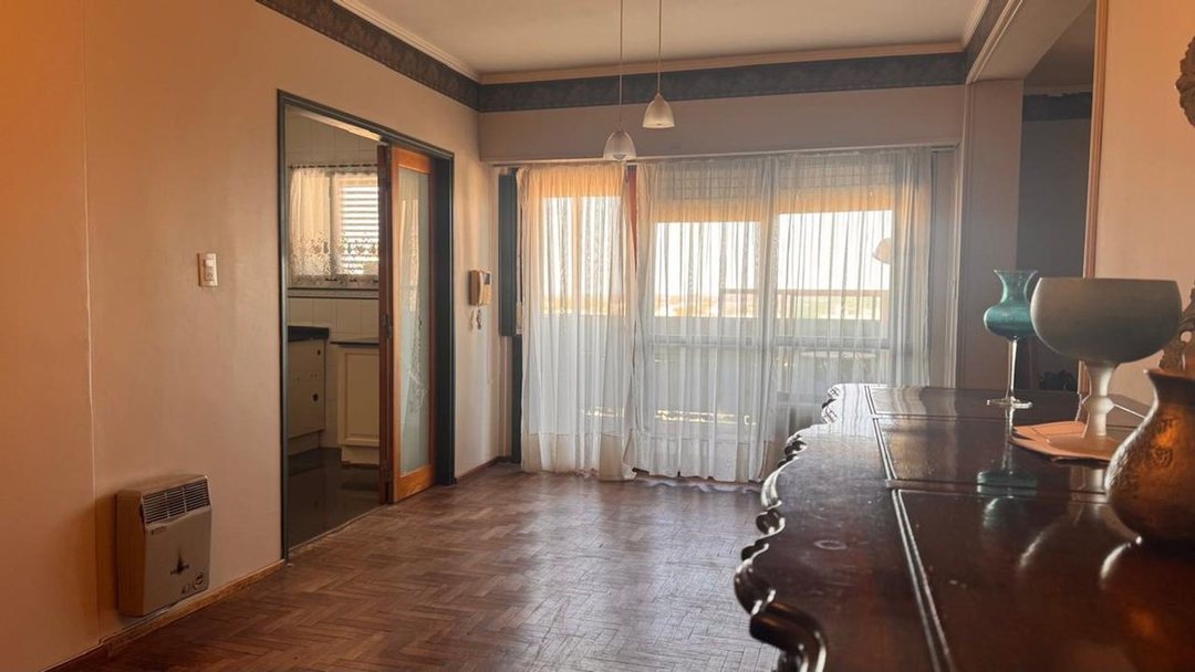 VENTA DEPARTAMENTO 5 AMBIENTES + COCHERA+CENTRICO