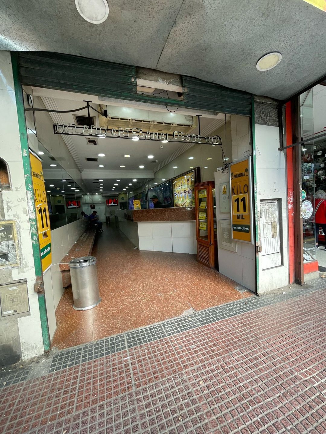 VENTA LOCAL PLAZA FLORES APTO CREDITO C/ VIVIENDA