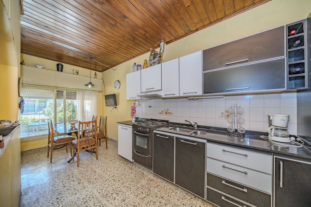 VENTA CASA 3 AMB C/ JARDIN-TALLER- VILLA BOSCH