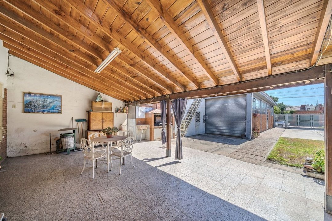 VENTA CASA 3 AMB C/ JARDIN-TALLER- VILLA BOSCH