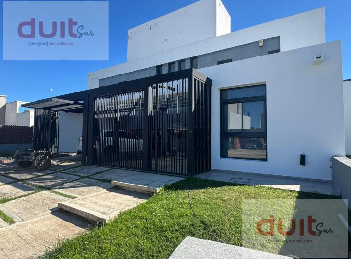 Casa · 150m² · 6 Ambientes · 2 Cocheras