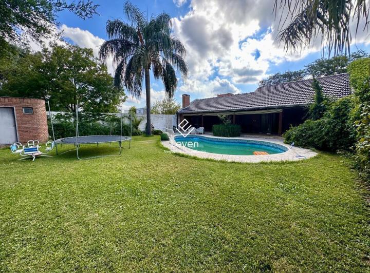 Casa · 369m² · 7 Ambientes · 2 Cocheras
