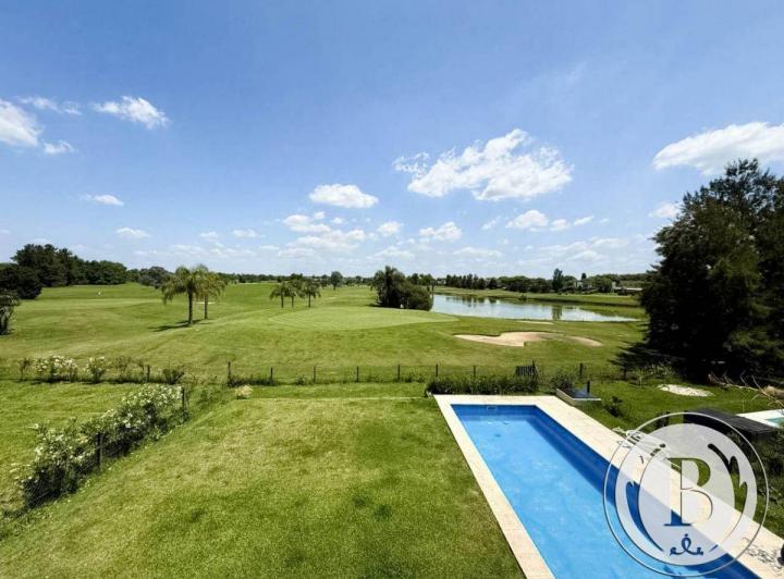 Casa · 340m² · 5 Ambientes · 1 Cochera