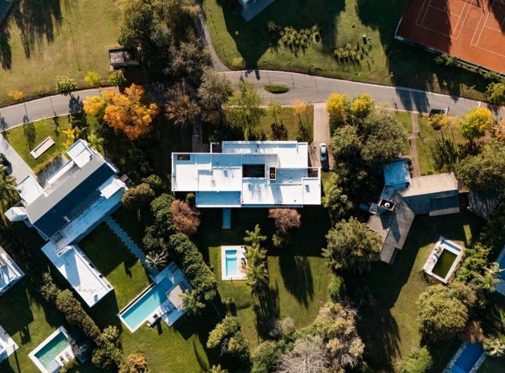 Casa · 510m² · 6 Ambientes · 4 Cocheras