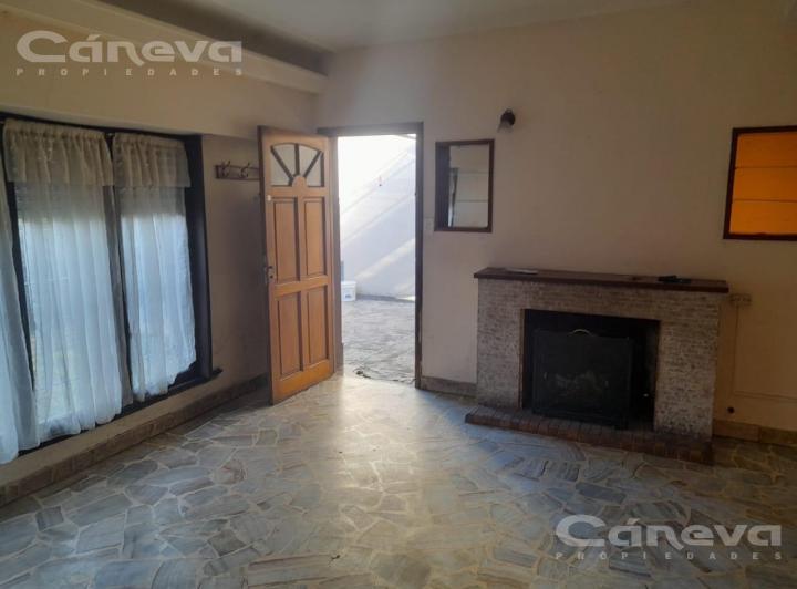 Casa · 120m² · 4 Ambientes · 3 Cocheras
