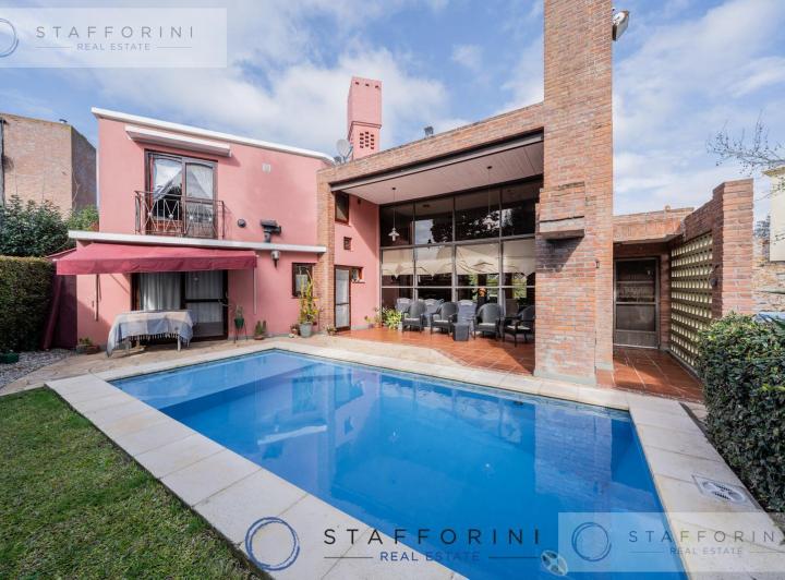 Casa · 266m² · 4 Ambientes · 3 Cocheras
