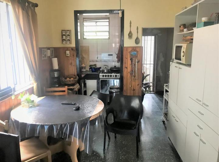 Casa · 93m² · 4 Ambientes · 2 Cocheras