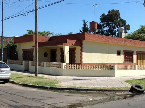 Casa en Venta en Billinghurst, General San Martin