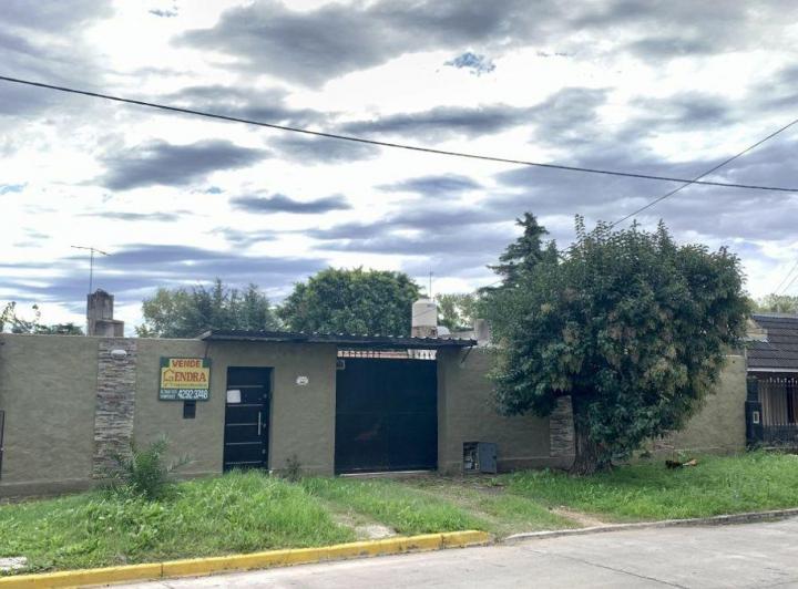 Casa · 250m² · 6 Ambientes · 2 Cocheras