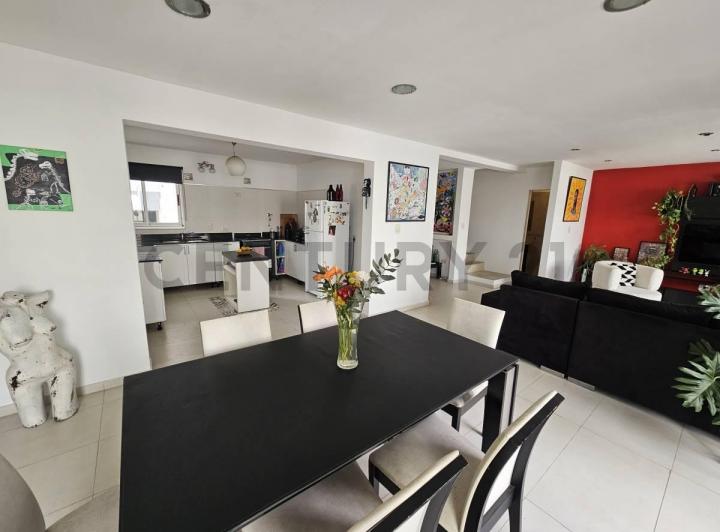 Departamento · 152m² · 8 Ambientes · 1 Cochera