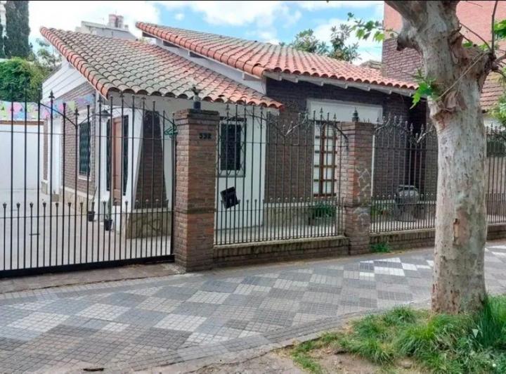 Local comercial · 180m² · 3 Ambientes · 1 Cochera