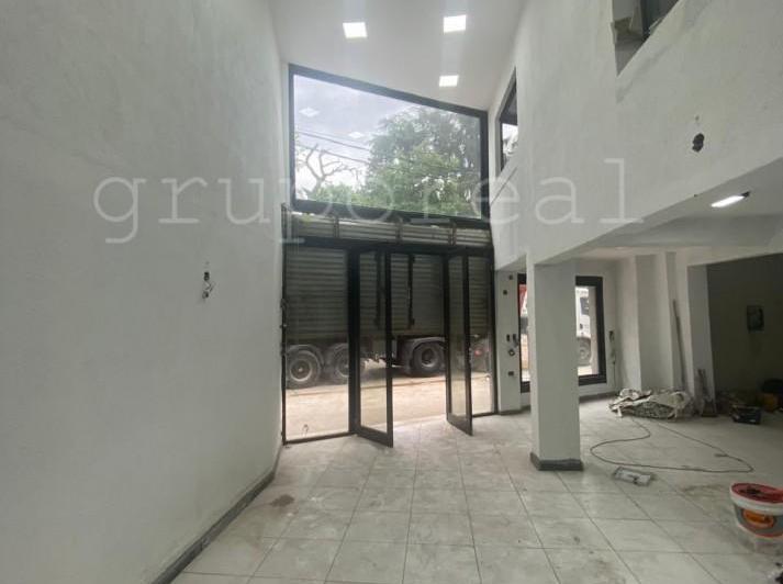 Local comercial · 94m²