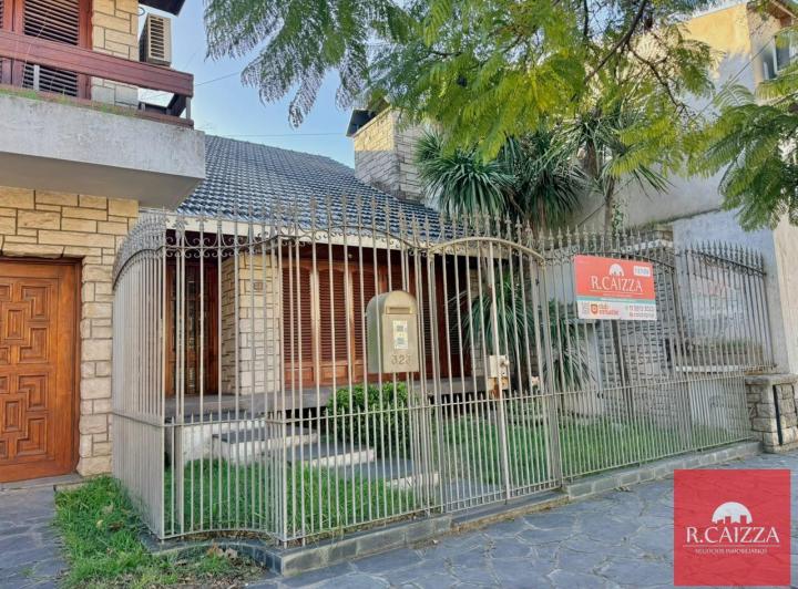 Casa · 150m² · 5 Ambientes · 2 Cocheras