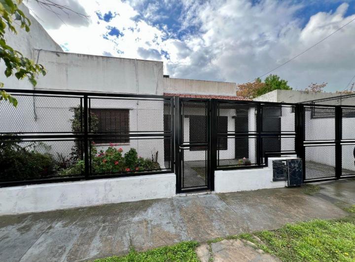 Casa · 80m² · 4 Ambientes · 1 Cochera